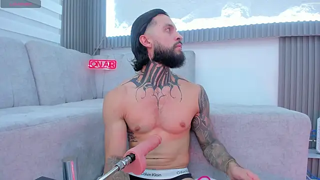 Apolo Bianco  online show from 10-28-25, 01:09