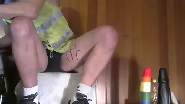 Snapshot of Sascha_XXX chatting on 12-13-24, 08:15 Sascha XXX online show from 12-13-24, 08:15