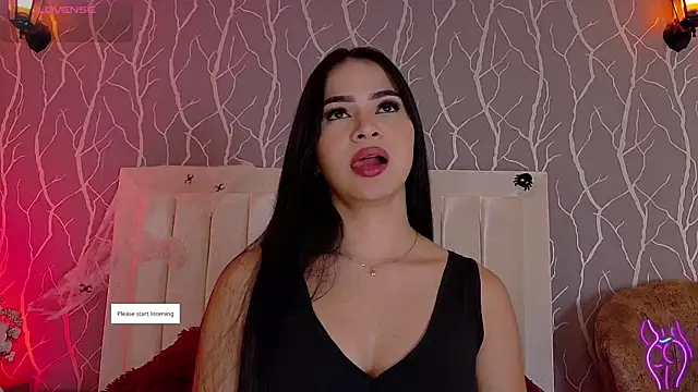 Snapshot of madison_fox1 chatting on 11-02-25, 01:46 madison fox1 online show from 11-02-25, 01:46