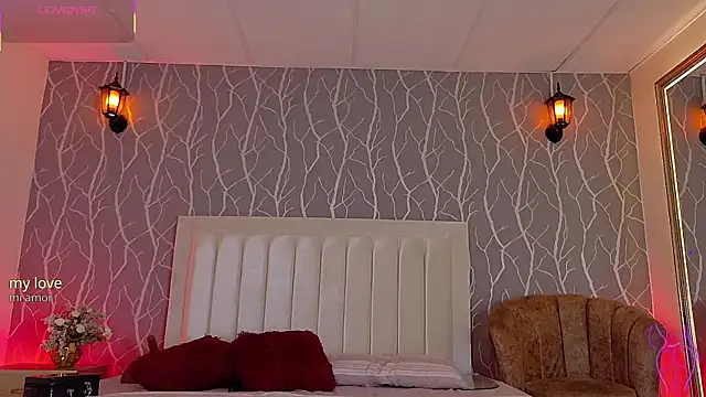 Snapshot of madison_fox1 chatting on 11-08-25, 01:33 madison fox1 online show from 11-08-25, 01:33