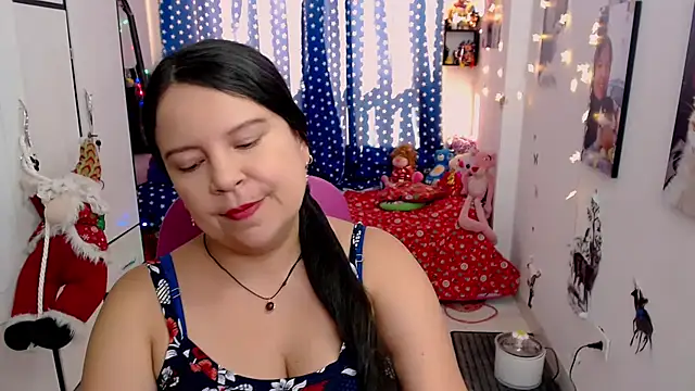 Snapshot of claryssa_ chatting on 12-06-24, 07:56 claryssa online show from 12-06-24, 07:56