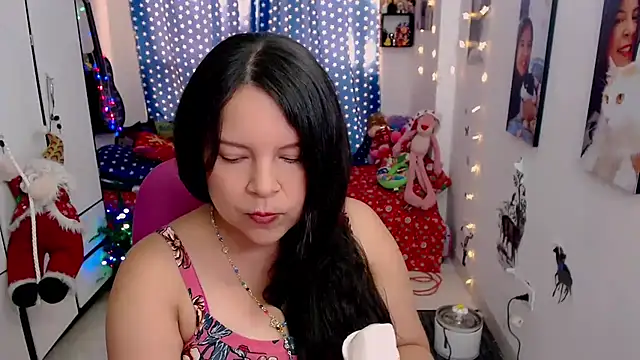 Snapshot of claryssa_ chatting on 12-22-24, 08:58 claryssa online show from 12-22-24, 08:58
