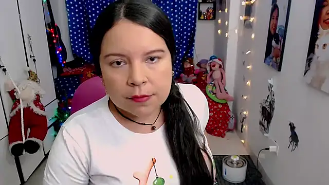 Snapshot of claryssa_ chatting on 01-01-25, 11:07 claryssa online show from 01-01-25, 11:07