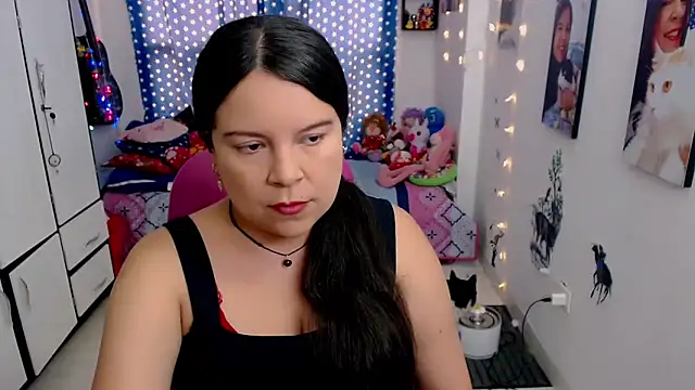 Snapshot of claryssa_ chatting on 01-11-25, 06:12 claryssa online show from 01-11-25, 06:12