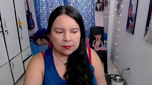 Snapshot of claryssa_ chatting on 10-10-25, 06:51 claryssa online show from 10-10-25, 06:51