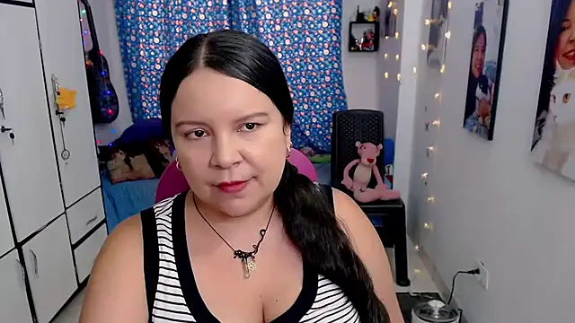 Snapshot of claryssa_ chatting on 10-15-25, 07:47 claryssa online show from 10-15-25, 07:47