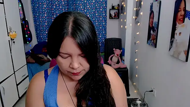 Snapshot of claryssa_ chatting on 10-22-25, 08:08 claryssa online show from 10-22-25, 08:08