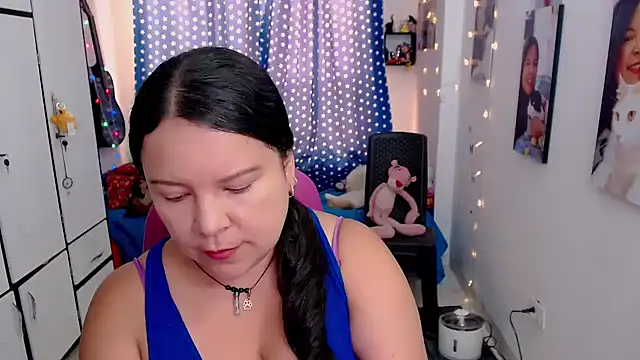 Snapshot of claryssa_ chatting on 11-05-25, 03:56 claryssa online show from 11-05-25, 03:56