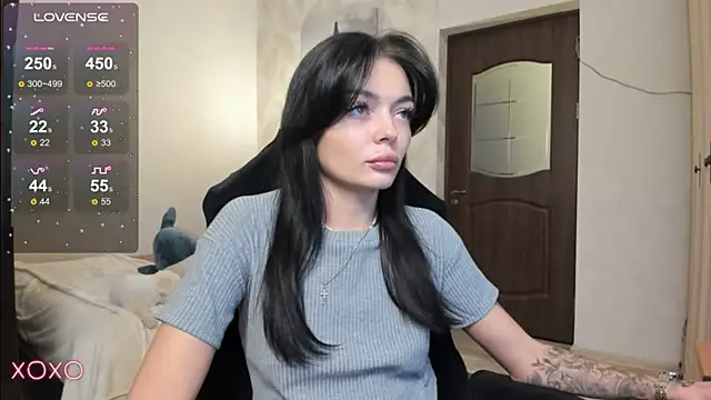 Snapshot of Mariella_Adamss chatting on 02-05-25, 02:16 Mariella Adamss online show from 02-05-25, 02:16