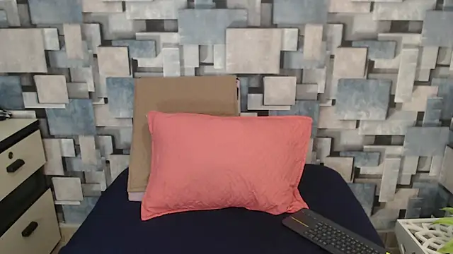 angel dthroatt online show from 12-04-25, 12:14