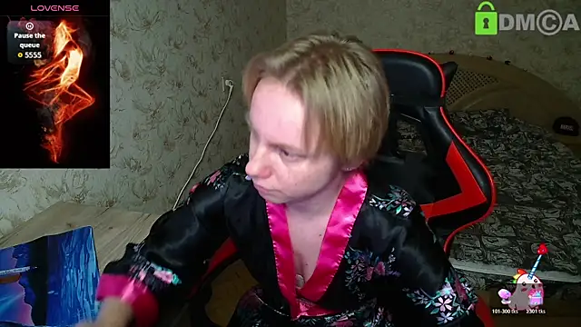 Alexis Gordon online show from 11-28-25, 01:47