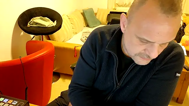 Snapshot of Jeflitschte@xh chatting on 03-03-26, 06:25 Jeflitschtexh online show from 03-03-26, 06:25