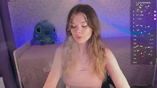 Snapshot of VeronaAura chatting on 02-12-25, 05:05 VeronaAura online show from 02-12-25, 05:05