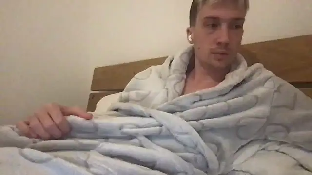 Snapshot of hungandfun05 chatting on 12-11-24, 07:57 hungandfun05 online show from 12-11-24, 07:57