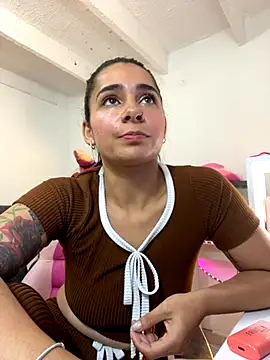 Snapshot of Meganmilk1 chatting on 10-29-25, 03:58 Meganmilk1 online show from 10-29-25, 03:58