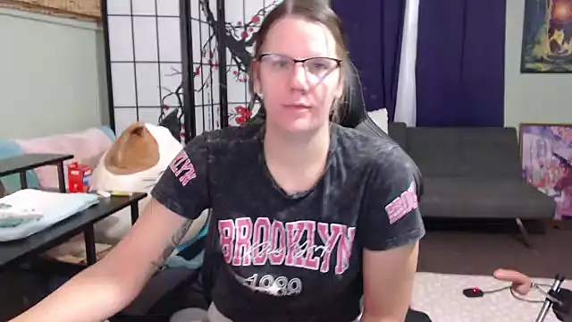 Snapshot of Sarahtineke chatting on 10-25-25, 03:18 Sarahtineke online show from 10-25-25, 03:18