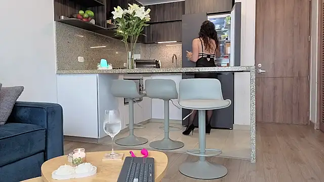 Monica-Bello online show from 03-18-26, 03:04