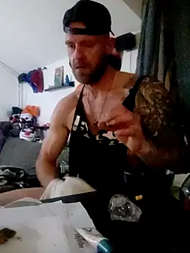 Snapshot of eltoulou chatting on 01-09-25, 12:46 eltoulou online show from 01-09-25, 12:46