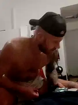 Snapshot of eltoulou chatting on 02-01-25, 02:37 eltoulou online show from 02-01-25, 02:37