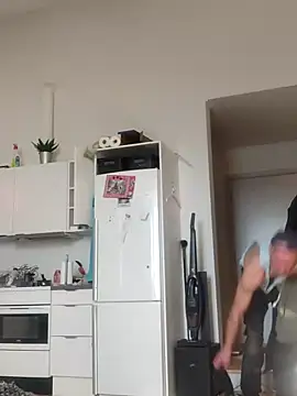 Snapshot of eltoulou chatting on 02-17-25, 01:21 eltoulou online show from 02-17-25, 01:21