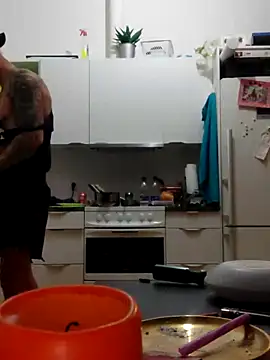 Snapshot of eltoulou chatting on 02-20-25, 06:02 eltoulou online show from 02-20-25, 06:02