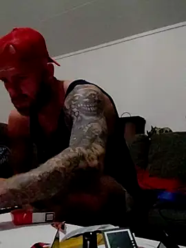 Snapshot of eltoulou chatting on 03-04-25, 05:34 eltoulou online show from 03-04-25, 05:34