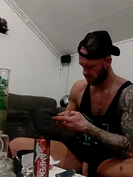 Snapshot of eltoulou chatting on 03-05-25, 09:48 eltoulou online show from 03-05-25, 09:48