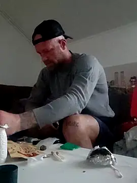 Snapshot of eltoulou chatting on 03-18-25, 04:59 eltoulou online show from 03-18-25, 04:59