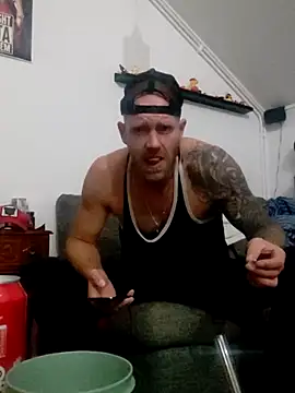 Snapshot of eltoulou chatting on 09-12-25, 08:53 eltoulou online show from 09-12-25, 08:53