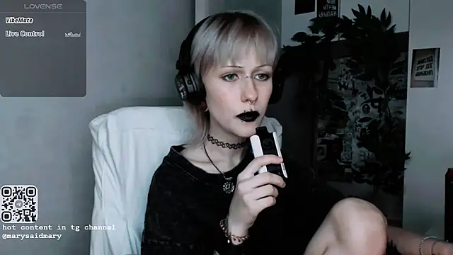 Snapshot of say_mary chatting on 10-15-25, 12:44 say mary online show from 10-15-25, 12:44