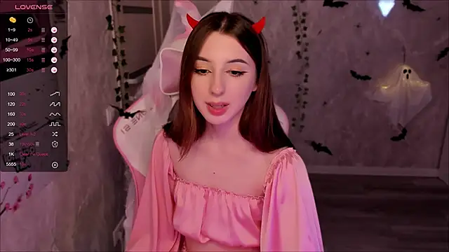 Polly  Hill online show from 10-13-25, 06:41