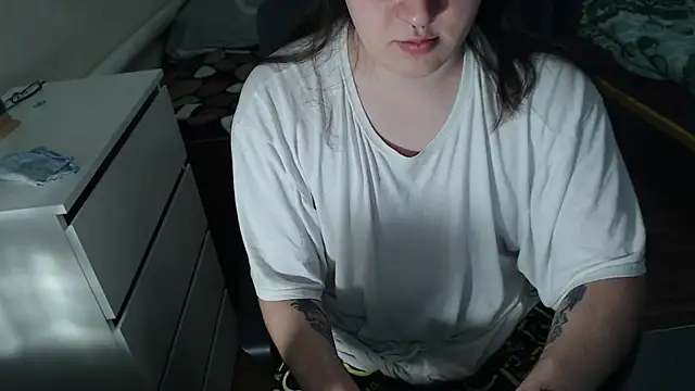 EvaMiron online show from 10-27-25, 02:54