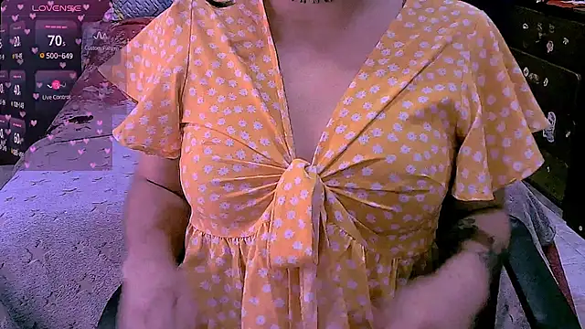 NinaYellow online show from 04-10-26, 02:00