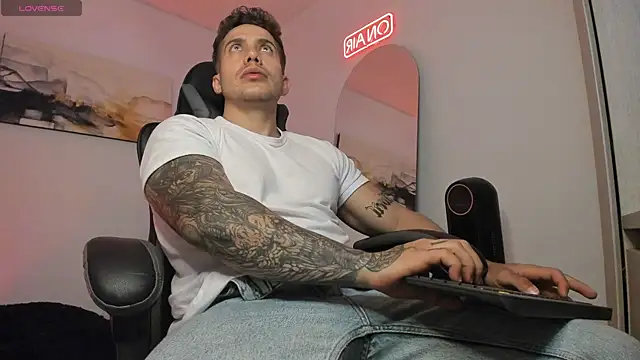 LucianSinclair online show from 12-27-24, 12:39