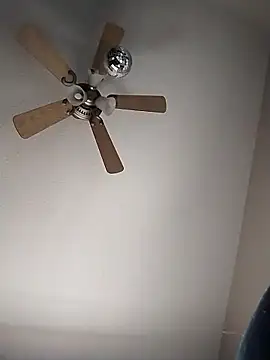 Snapshot of Everlyrose27 chatting on 01-12-26, 05:40 Everlyrose27 online show from 01-12-26, 05:40