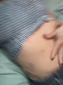 Snapshot of Everlyrose27 chatting on 02-19-26, 04:47 Everlyrose27 online show from 02-19-26, 04:47