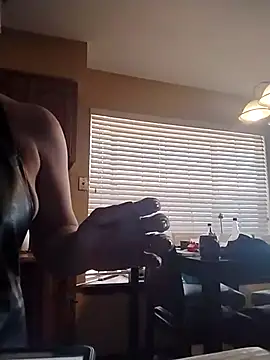 Snapshot of Everlyrose27 chatting on 02-22-26, 07:45 Everlyrose27 online show from 02-22-26, 07:45