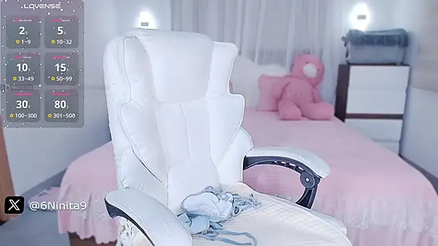 Snapshot of PimChanOK chatting on 03-02-25, 11:09 PimChanOK online show from 03-02-25, 11:09