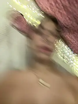 Snapshot of Enyeld_ruru chatting on 02-22-25, 05:13 Enyeld ruru online show from 02-22-25, 05:13