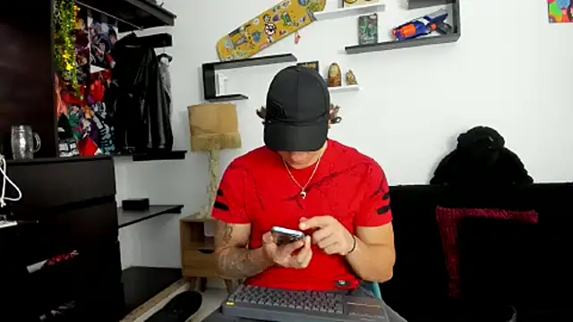 Tom Krakow online show from 02-25-25, 08:51