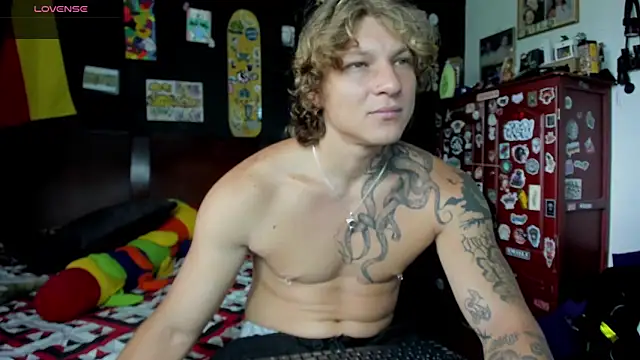 Tom Krakow online show from 10-16-25, 03:24