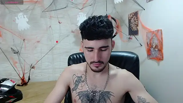 Snapshot of DmitriSanders chatting on 12-10-24, 12:17 DmitriSanders online show from 12-10-24, 12:17