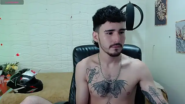 Snapshot of DmitriSanders chatting on 12-11-24, 11:43 DmitriSanders online show from 12-11-24, 11:43