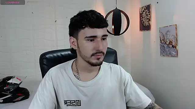 Snapshot of DmitriSanders chatting on 12-28-24, 09:51 DmitriSanders online show from 12-28-24, 09:51