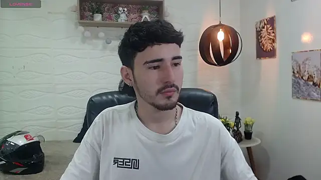 Snapshot of DmitriSanders chatting on 01-07-25, 10:19 DmitriSanders online show from 01-07-25, 10:19