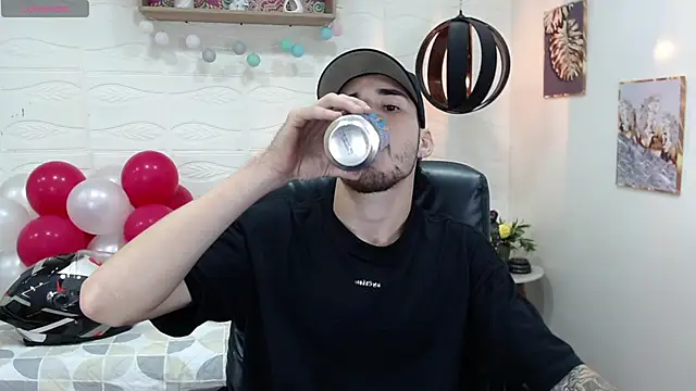 Snapshot of DmitriSanders chatting on 02-15-25, 07:50 DmitriSanders online show from 02-15-25, 07:50