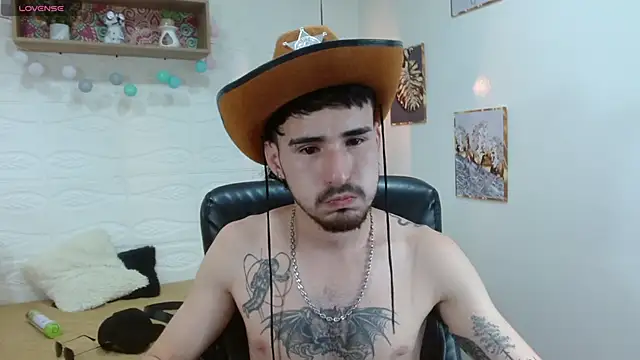 Snapshot of DmitriSanders chatting on 03-06-25, 12:43 DmitriSanders online show from 03-06-25, 12:43