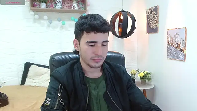 Snapshot of DmitriSanders chatting on 03-16-25, 03:14 DmitriSanders online show from 03-16-25, 03:14