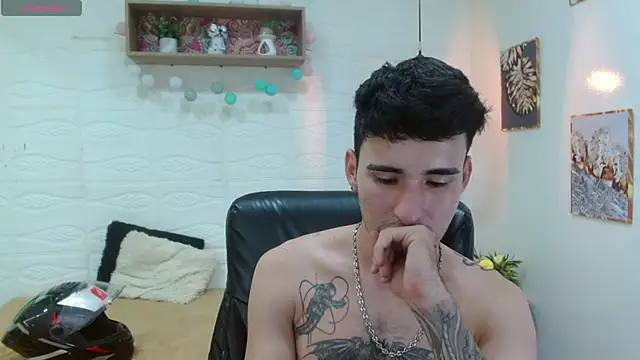 Snapshot of DmitriSanders chatting on 03-16-25, 06:20 DmitriSanders online show from 03-16-25, 06:20