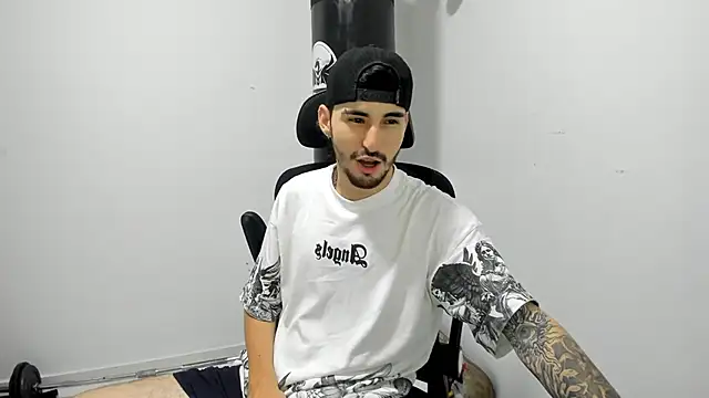 Snapshot of DmitriSanders chatting on 09-11-25, 10:54 DmitriSanders online show from 09-11-25, 10:54